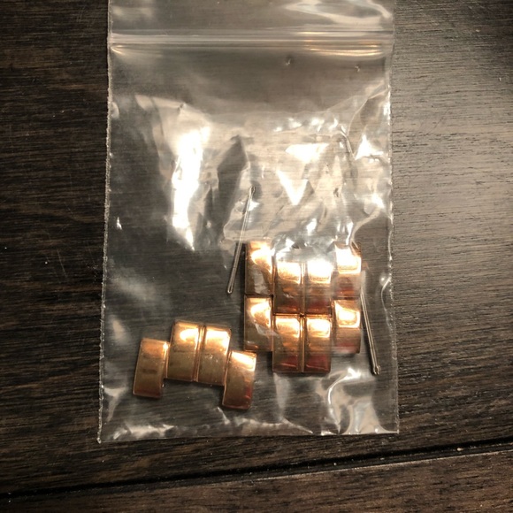 Guess Rosegold Watch - Picture 5 of 5